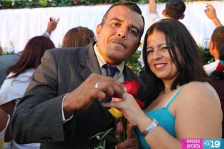 Parejas juran amor eterno en Ya Tu Boda 2014