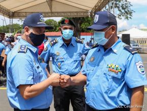 Ascenso en grados a miembros de la Dirección de Seguridad y Protección de Personalidades