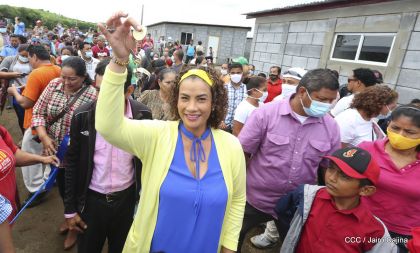 Gobierno de Nicaragua entrega 100 nuevas viviendas del programa Bismarck Martínez