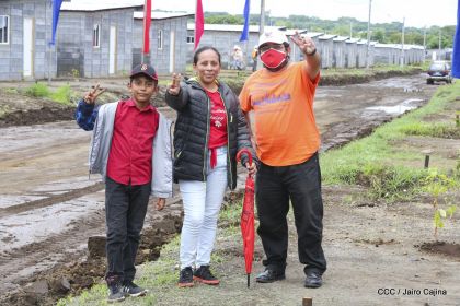 Gobierno de Nicaragua entrega 100 nuevas viviendas del programa Bismarck Martínez
