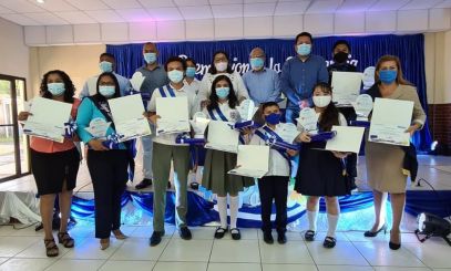 Mejores a Estudiantes y Docentes de Excelencia Académica 2020