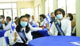 Mejores a Estudiantes y Docentes de Excelencia Académica 2020