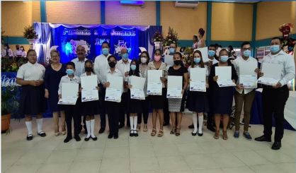 Mejores a Estudiantes y Docentes de Excelencia Académica 2020