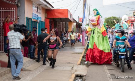 Derroche de cultura y tradición en desfile hípico de Masaya