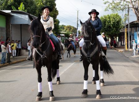 Derroche de cultura y tradición en desfile hípico de Masaya