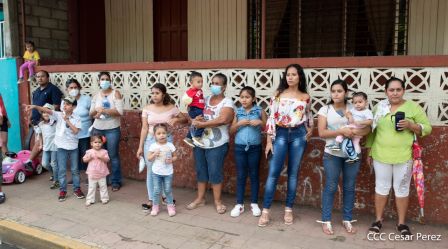 Derroche de cultura y tradición en desfile hípico de Masaya