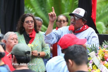 Nicaragua rinde homenaje a héroes y mártires de Octubre Victorioso