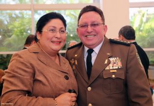Daniel impone ascenso en grados al Inspector General y al Jefe del Estado Mayor del Ejército de Nicaragua