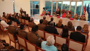 Daniel impone ascenso en grados al Inspector General y al Jefe del Estado Mayor del Ejército de Nicaragua