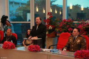 Daniel impone ascenso en grados al Inspector General y al Jefe del Estado Mayor del Ejército de Nicaragua