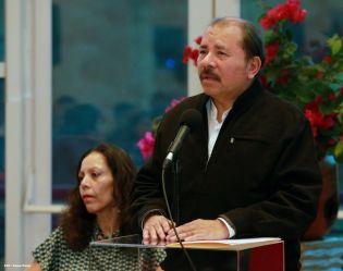 Daniel impone ascenso en grados al Inspector General y al Jefe del Estado Mayor del Ejército de Nicaragua