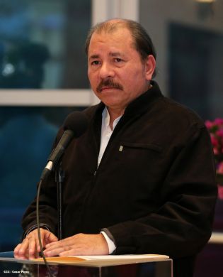 Daniel impone ascenso en grados al Inspector General y al Jefe del Estado Mayor del Ejército de Nicaragua