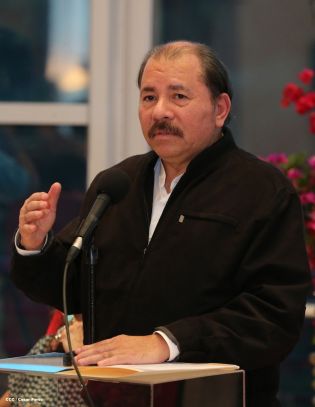 Daniel impone ascenso en grados al Inspector General y al Jefe del Estado Mayor del Ejército de Nicaragua