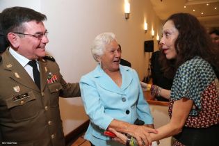 Daniel impone ascenso en grados al Inspector General y al Jefe del Estado Mayor del Ejército de Nicaragua