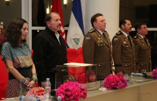 Daniel impone ascenso en grados al Inspector General y al Jefe del Estado Mayor del Ejército de Nicaragua