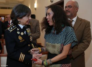 Daniel impone ascenso en grados al Inspector General y al Jefe del Estado Mayor del Ejército de Nicaragua