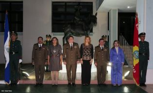 Daniel impone ascenso en grados al Inspector General y al Jefe del Estado Mayor del Ejército de Nicaragua