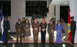 Daniel impone ascenso en grados al Inspector General y al Jefe del Estado Mayor del Ejército de Nicaragua