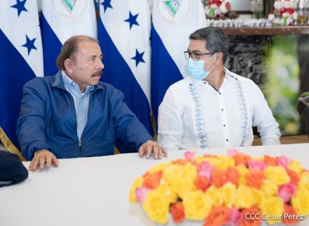 Así fue el encuentro del Presidente Daniel  y la Compañera Rosario con el Presidente de Honduras