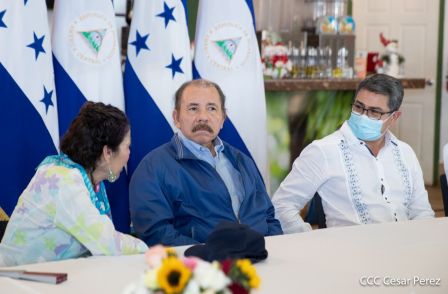 Así fue el encuentro del Presidente Daniel  y la Compañera Rosario con el Presidente de Honduras