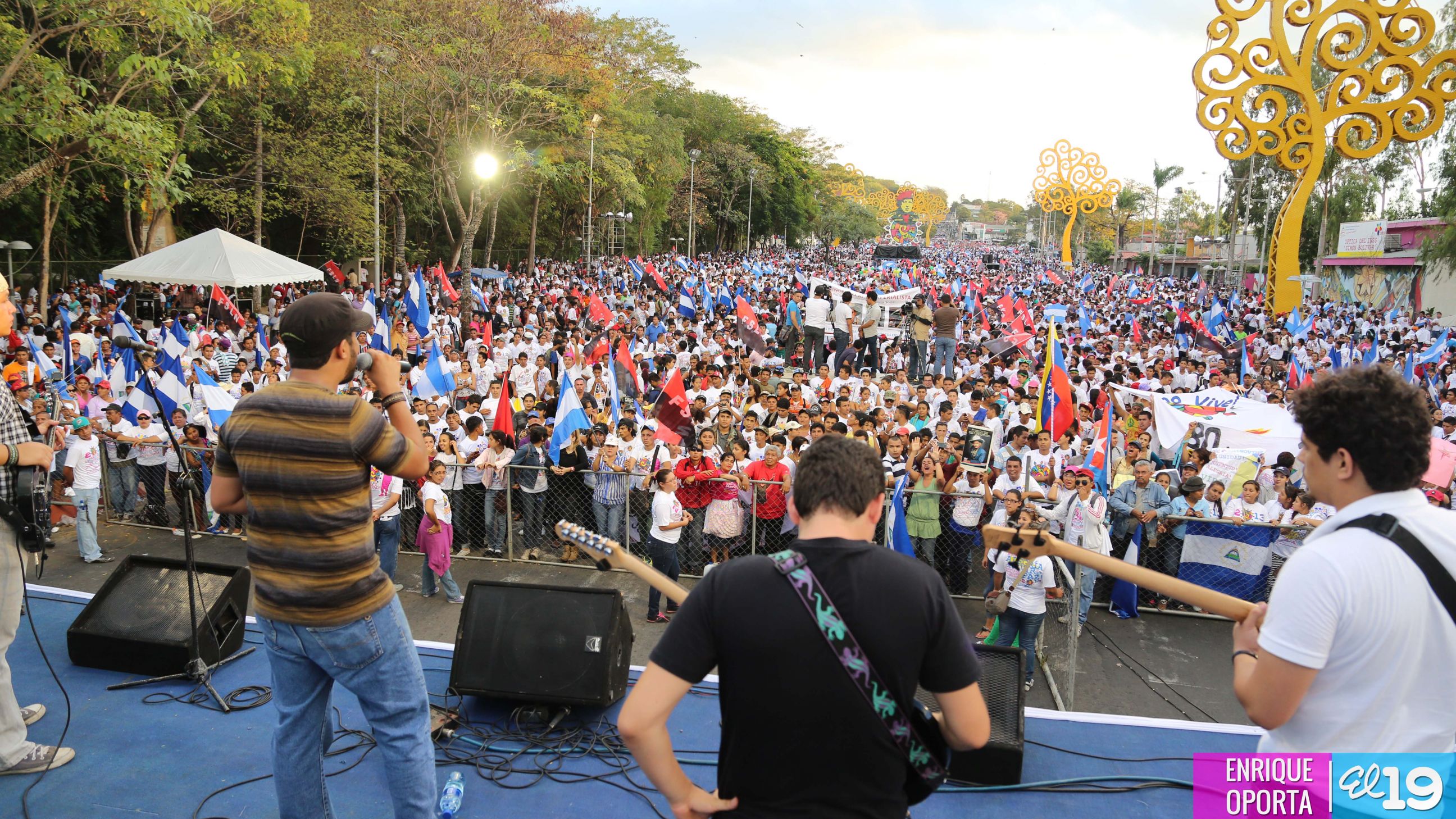 Juventud realiza caminata en honor al General Sandino