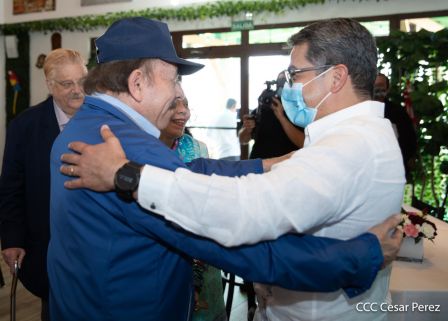 Así fue el encuentro del Presidente Daniel  y la Compañera Rosario con el Presidente de Honduras