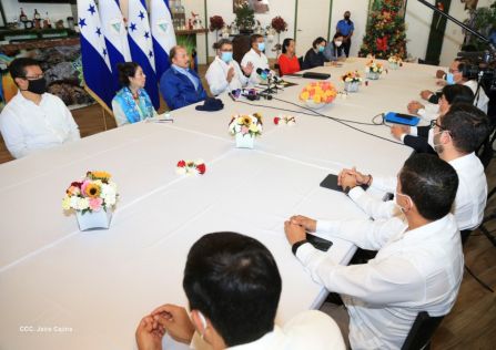 Así fue el encuentro del Presidente Daniel  y la Compañera Rosario con el Presidente de Honduras