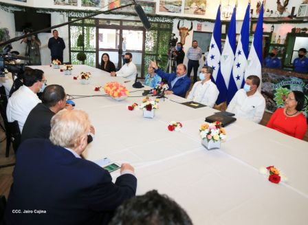 Así fue el encuentro del Presidente Daniel  y la Compañera Rosario con el Presidente de Honduras