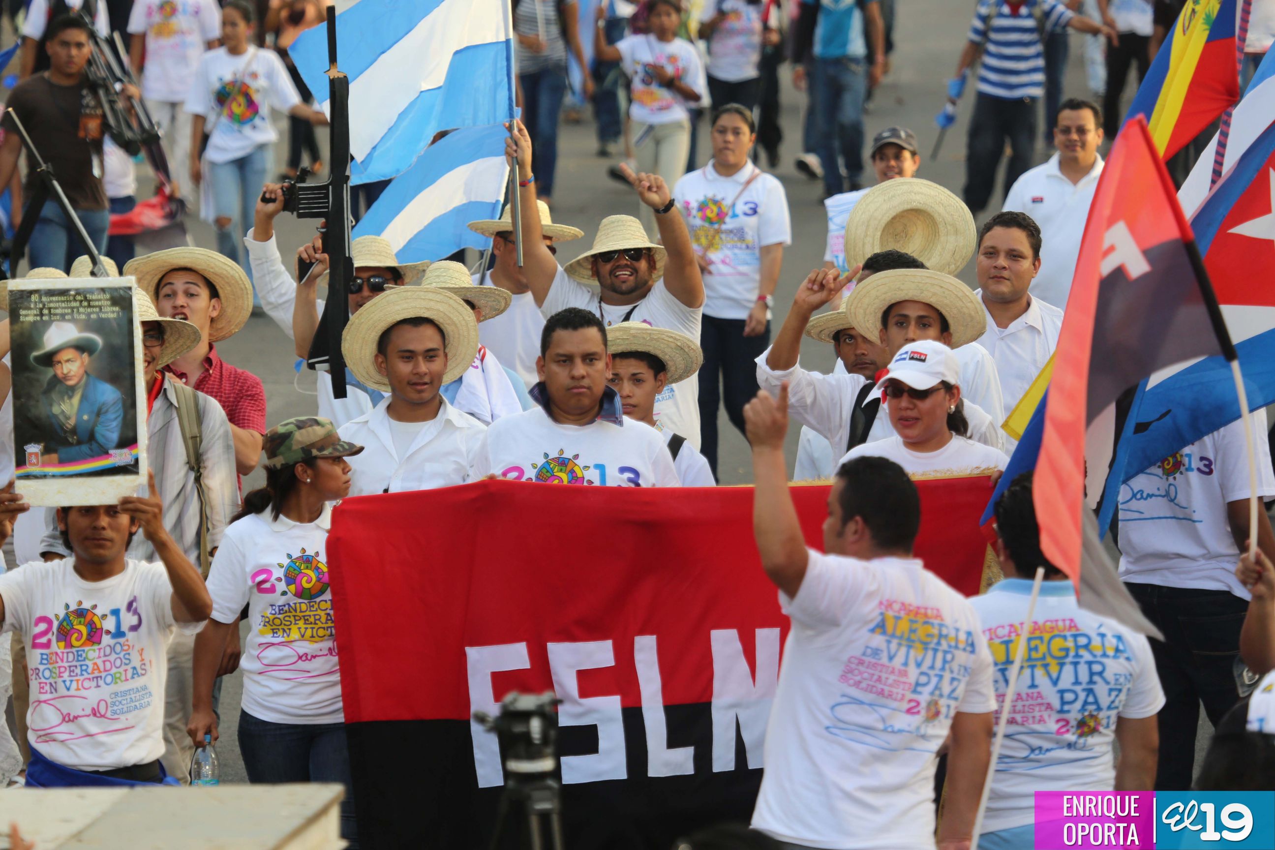 Juventud realiza caminata en honor al General Sandino