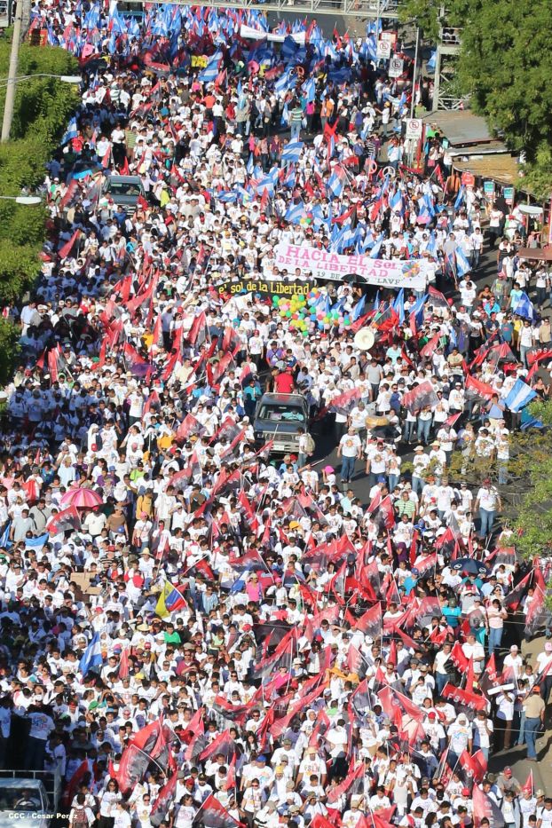 Juventud realiza caminata en honor al General Sandino (FOTOS AÉREAS)