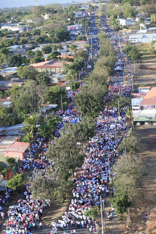 Juventud realiza caminata en honor al General Sandino (FOTOS AÉREAS)