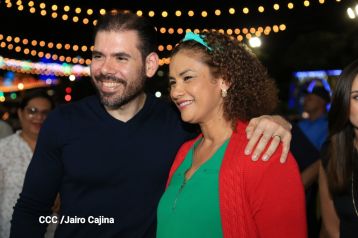 Inauguran Altares, Feria a la Purísima y Navidades Familiares en la avenida de Bolívar a Chávez