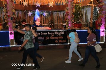 Inauguran Altares, Feria a la Purísima y Navidades Familiares en la avenida de Bolívar a Chávez