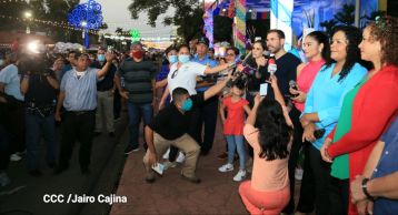 Inauguran Altares, Feria a la Purísima y Navidades Familiares en la avenida de Bolívar a Chávez