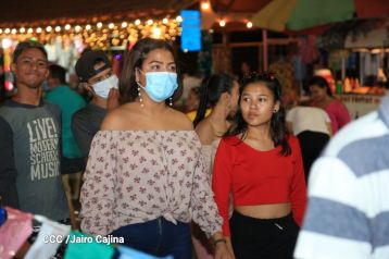 Inauguran Altares, Feria a la Purísima y Navidades Familiares en la avenida de Bolívar a Chávez
