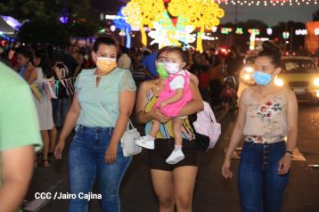 Inauguran Altares, Feria a la Purísima y Navidades Familiares en la avenida de Bolívar a Chávez