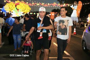 Inauguran Altares, Feria a la Purísima y Navidades Familiares en la avenida de Bolívar a Chávez