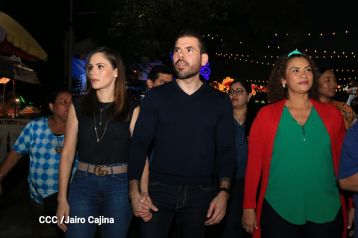 Inauguran Altares, Feria a la Purísima y Navidades Familiares en la avenida de Bolívar a Chávez