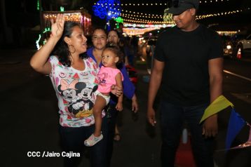 Inauguran Altares, Feria a la Purísima y Navidades Familiares en la avenida de Bolívar a Chávez