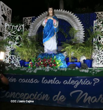Inauguran Altares, Feria a la Purísima y Navidades Familiares en la avenida de Bolívar a Chávez
