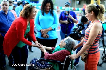Inauguran Altares, Feria a la Purísima y Navidades Familiares en la avenida de Bolívar a Chávez