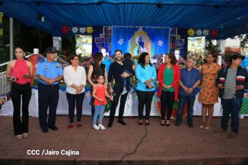 Inauguran Altares, Feria a la Purísima y Navidades Familiares en la avenida de Bolívar a Chávez