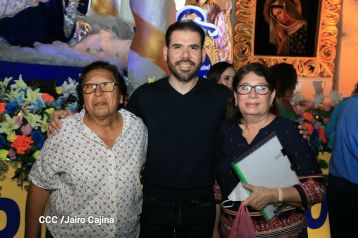 Inauguran Altares, Feria a la Purísima y Navidades Familiares en la avenida de Bolívar a Chávez
