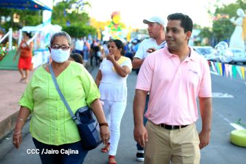Inauguran Altares, Feria a la Purísima y Navidades Familiares en la avenida de Bolívar a Chávez