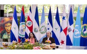 El Presidente Daniel y la Compañera Rosario en la Cumbre entre Jefes de Estado y de Gobierno del SICA y el Secretario General de Naciones Unidas