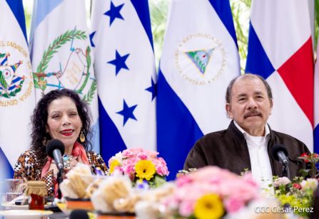 El Presidente Daniel y la Compañera Rosario en la Cumbre entre Jefes de Estado y de Gobierno del SICA y el Secretario General de Naciones Unidas