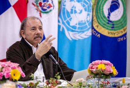 El Presidente Daniel y la Compañera Rosario en la Cumbre entre Jefes de Estado y de Gobierno del SICA y el Secretario General de Naciones Unidas