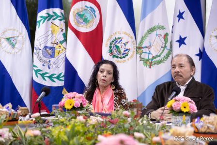 El Presidente Daniel y la Compañera Rosario en la Cumbre entre Jefes de Estado y de Gobierno del SICA y el Secretario General de Naciones Unidas
