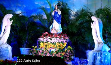 Inauguran Altares, Feria a la Purísima y Navidades Familiares en la avenida de Bolívar a Chávez