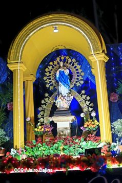 Inauguran Altares, Feria a la Purísima y Navidades Familiares en la avenida de Bolívar a Chávez